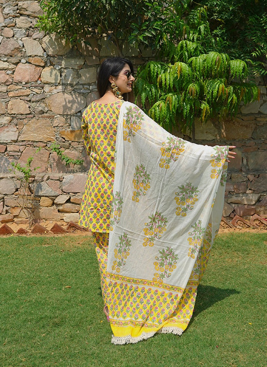 Qaynat Yellow suit set