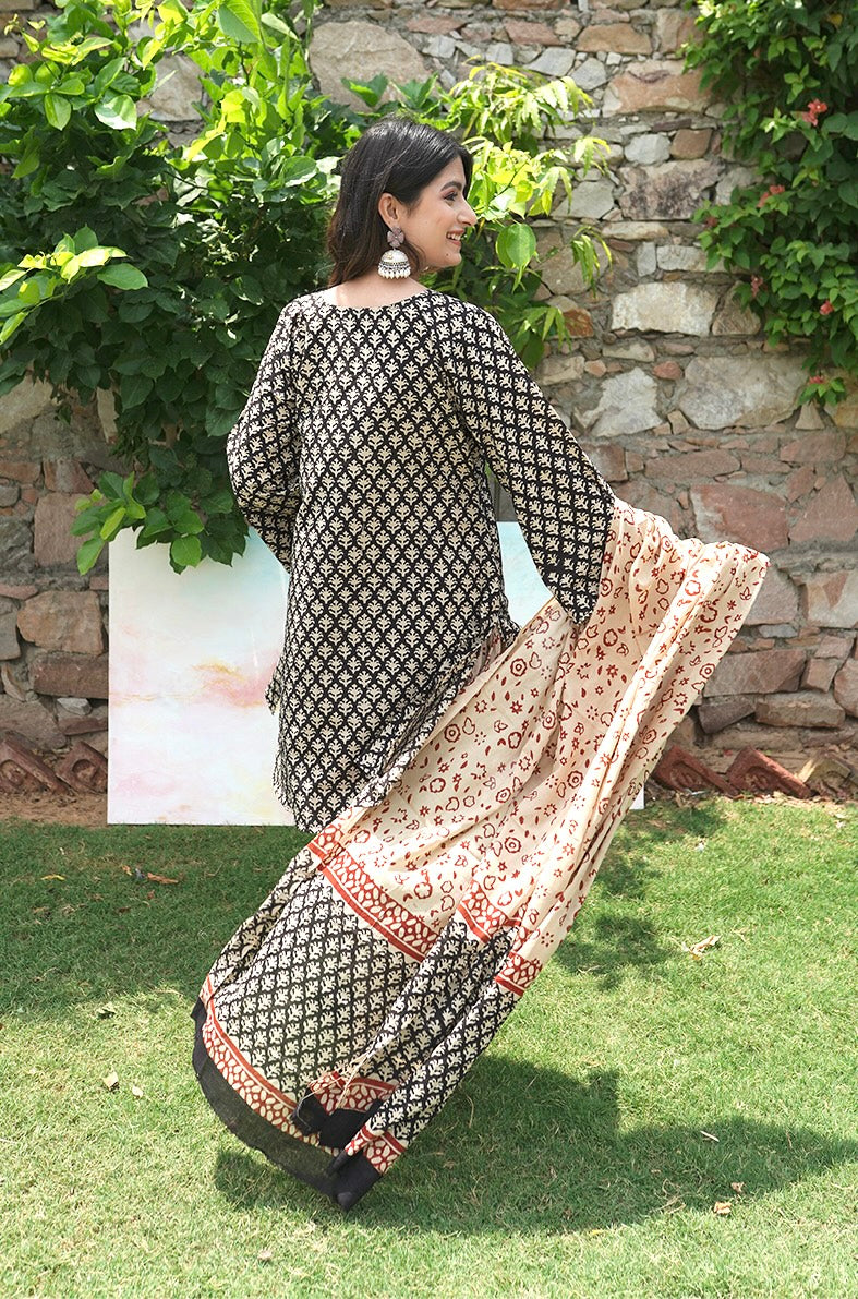 Zehra Kalamkari Suit Set