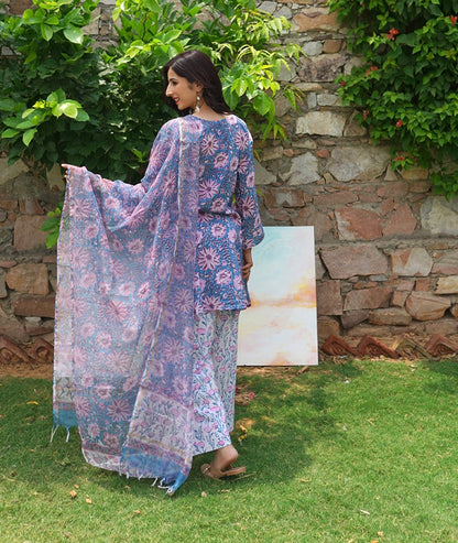 Azaa farshi salwar set