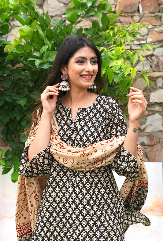 Zehra Kalamkari Suit Set