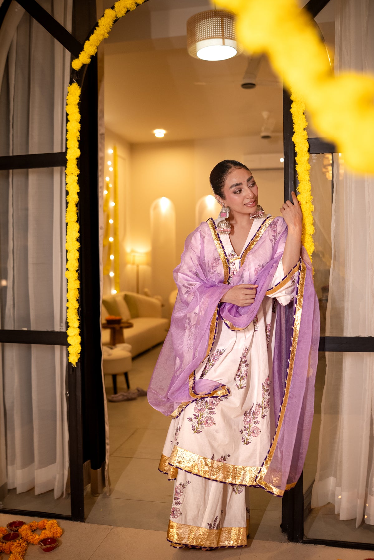 Suhana boota anarkali set