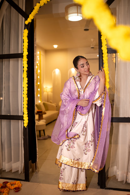 Suhana boota anarkali set