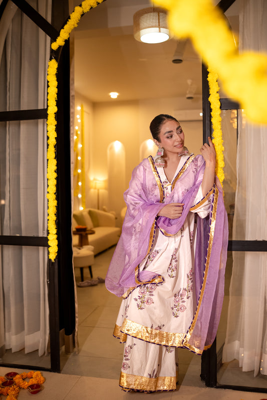 Suhana boota anarkali set